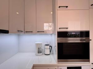 Boutique Premium Studio - 2min to Market Square