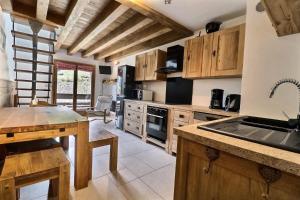 Résidence Proveres - SUPERBE DUPLEX SUR LES PISTES, LABEL MÉRIBEL MAE-7433