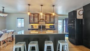 Fantastic Home Minutes from Downtown & Beaches by StayIn