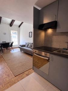 Comfortable Bijoux with Cathedral View
