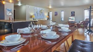 Fantastic Home Minutes from Downtown & Beaches by StayIn