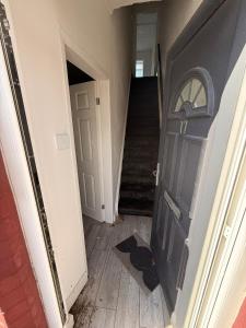 #186 Spacious Home for Work & Leisure - Sleeps 4-5