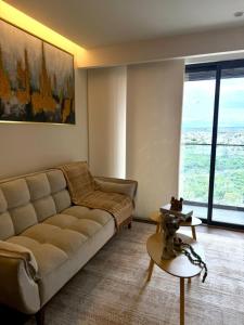 Luxury loft with infinity pool, 3 minutes from Plaza Mayor