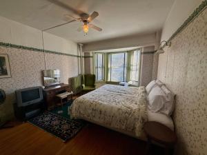Arundel Mansions Hotel