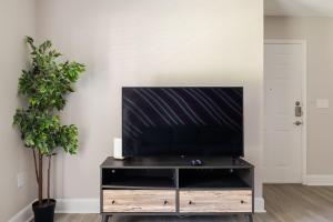 Cute 1bed 1bath | 2Queen Beds at 5 min walk to NRG