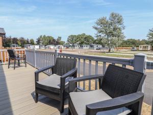 Cedar Lodge 2 Bedrooms with hot tub