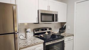 Cute 1bed 1bath | 2Queen Beds at 5 min walk to NRG