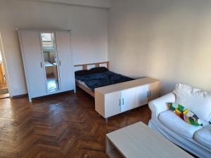 large flat with two bedrooms in the old town