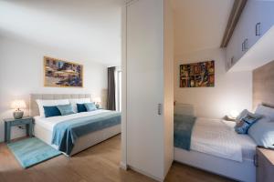 Craftsapartment central Prague - with parking, king size beds and Netflix in Vinohrady Prague