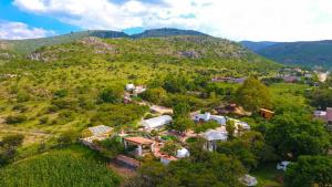Lovely garden flat with stunning mountain views
