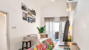 Ixora 7 - 1 Bed Apartment In Holetown w Pool & AC