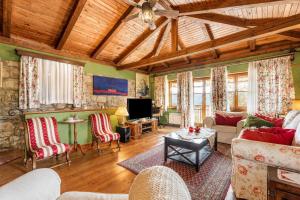 Traditional Karst House Rozina with Garden - Happy Rentals