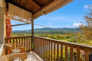 Traditional Karst House Rozina with Garden - Happy Rentals