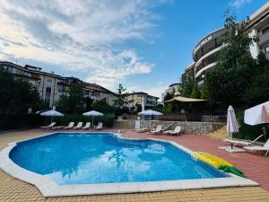 ROYAL PALM 172 One Bedroom Apartment