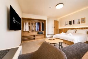 Prime Central Suites