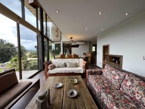 Luxury House with Jacuzzi SummerPool Villarrica