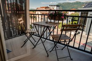Staylux Villa Free Parking Balcony 10 minutes to Lake and Old Town