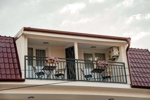 Staylux Villa Free Parking Balcony 10 minutes to Lake and Old Town