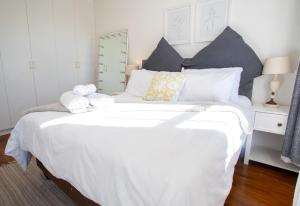 Stylish, Well Equipped Family Home in Quiet Claremont with Mountain Views
