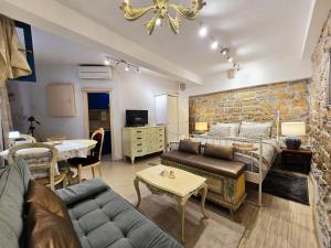 BELLA STONE Studio in Old town