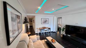 Cool, Modern and Snug 3BR Apartment Peachy Stays