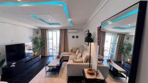 Cool, Modern and Snug 3BR Apartment Peachy Stays