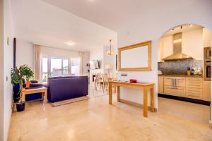 Stunning Apartment With Golf Course and Sea Views
