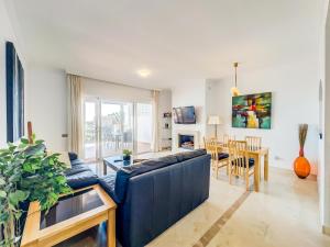 Stunning Apartment With Golf Course and Sea Views