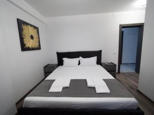 NORTH GATE Rooms