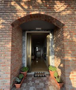 Thalias House