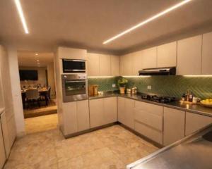 Apartamento con jacuzzi y mesa de billar, 4 habitaciones Medellin