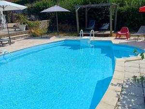 Chalets avec animaux, entre Vallée de la Sioule et Combraille - FR-1-489-314