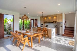 Om Cemagi Villa - Rice Field Oasis with Pool & Rooftop close to Beach