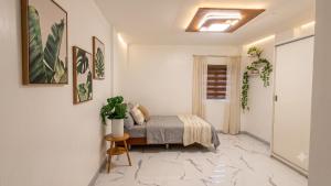Affordable Cozy Staycation Near SM Clark & Clark Airport