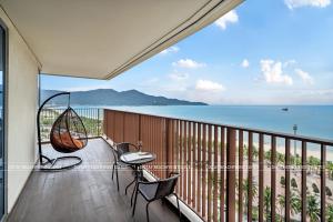 DiStay Beachfront Suites