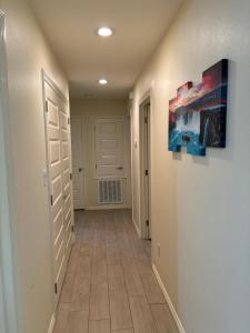Spacious 3 Bed 2 Bath Apartment, Gated, Near Hospitals