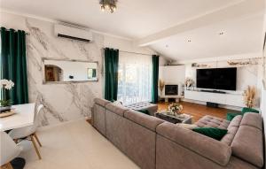 Lovely Apartment In Drage With Wifi