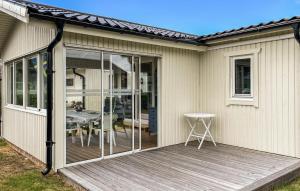 3 Bedroom Cozy Home In Skummeslövstrand