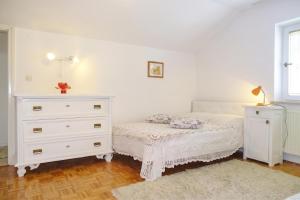 Villa Cujez with Pool & Sauna - Happy Rentals