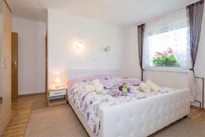 Villa Cujez with Pool & Sauna - Happy Rentals