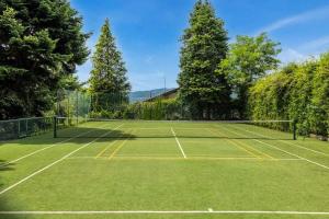 Italian Lakes villa with heated pool