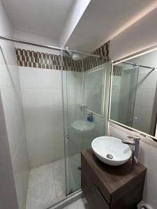 SEVEN SUITES - Conjunto Residencial Entrelagos