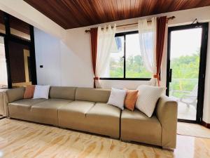 4 BR 3 T and B House near SRP and Starmall with 2 Parking Space