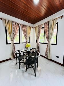 4 BR 3 T and B House near SRP and Starmall with 2 Parking Space