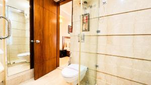 BluO 3BHK M Block Market -Lift, Balcony, Parking