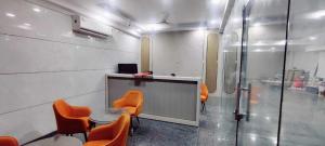Hotel O Corporate Suites near Botanical Garden Metro Station