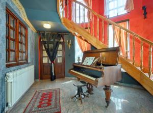 Requiem Rustical Heaven Villa with Outdoor Pool