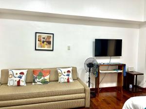 14M Lovely Studio Near Greenbelt