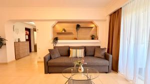 Sunlit 1BR Apartment - In the Shadow of Parliament Palace