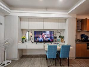 Condo Azur Suites A731, Amani Resorts Residences, 5 minutes Airport, Netflix, Stylish, Cozy with Luxurious Swimming Pool